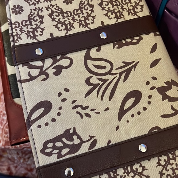 Miche Handbag with 5 Shells - Picture 7 of 9